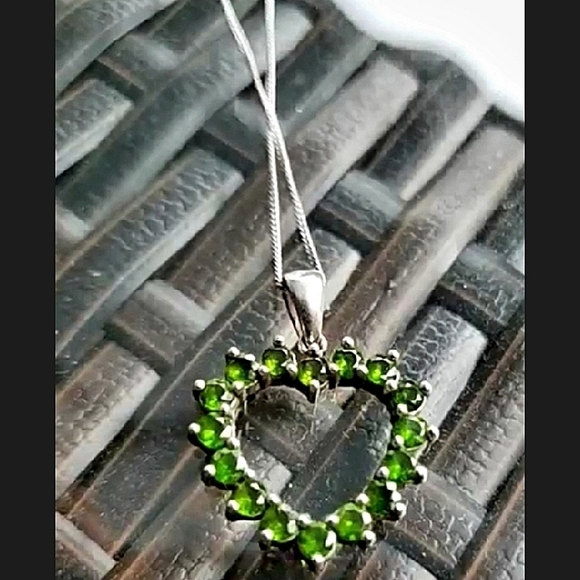 Djoy Jewelry - Chrome Diopside Heart Pendant Necklace Platinum Sterling Silver